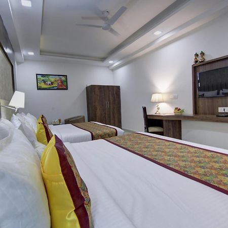 Hotel Prithvi-Raj Near Delhi Airport Új-Delhi Kültér fotó