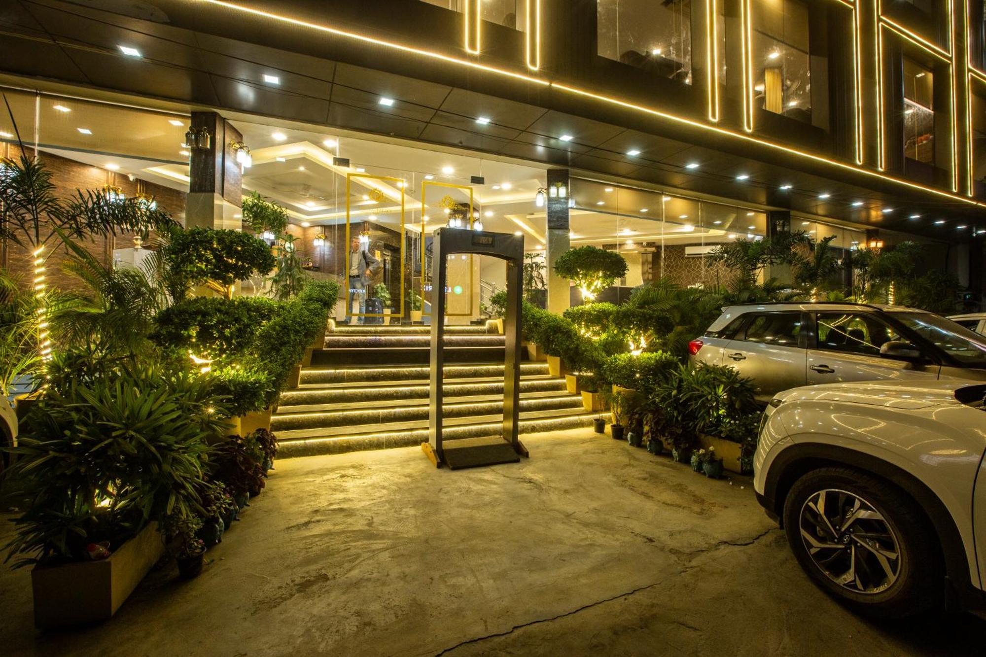 Hotel Prithvi-Raj Near Delhi Airport Új-Delhi Kültér fotó