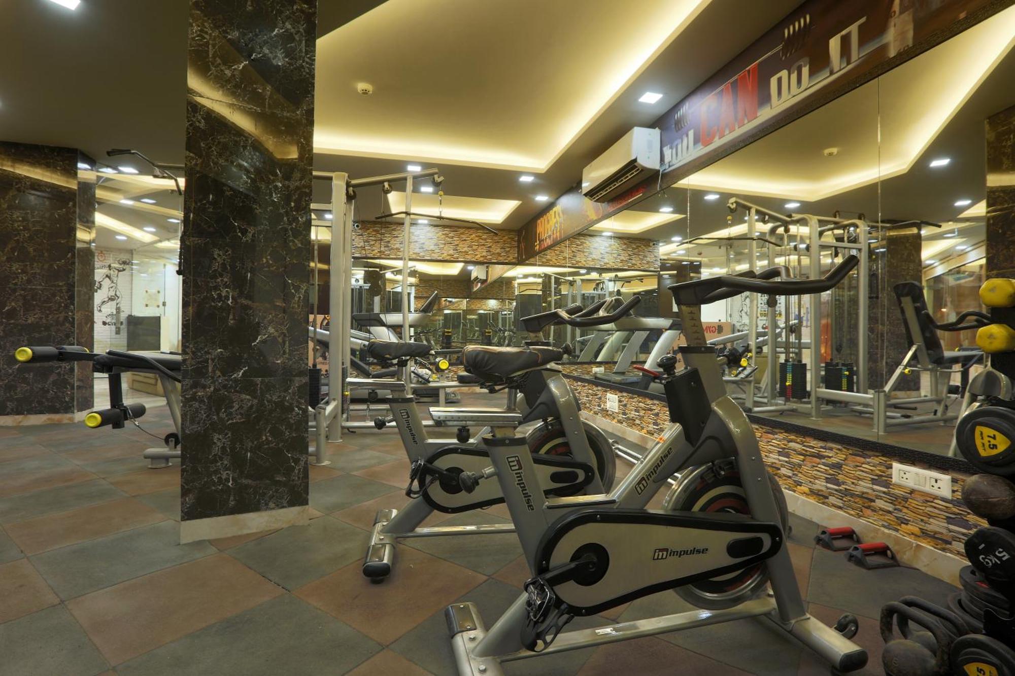 Hotel Prithvi-Raj Near Delhi Airport Új-Delhi Kültér fotó