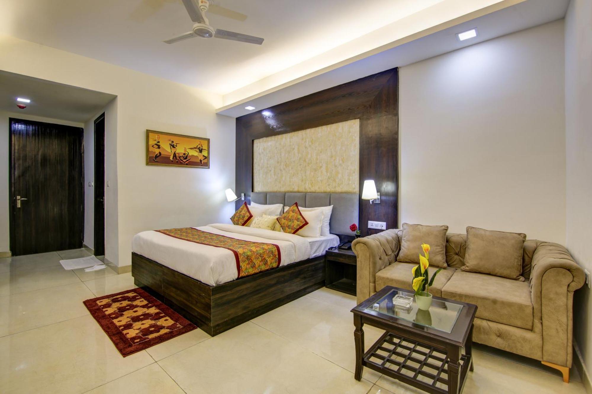 Hotel Prithvi-Raj Near Delhi Airport Új-Delhi Kültér fotó