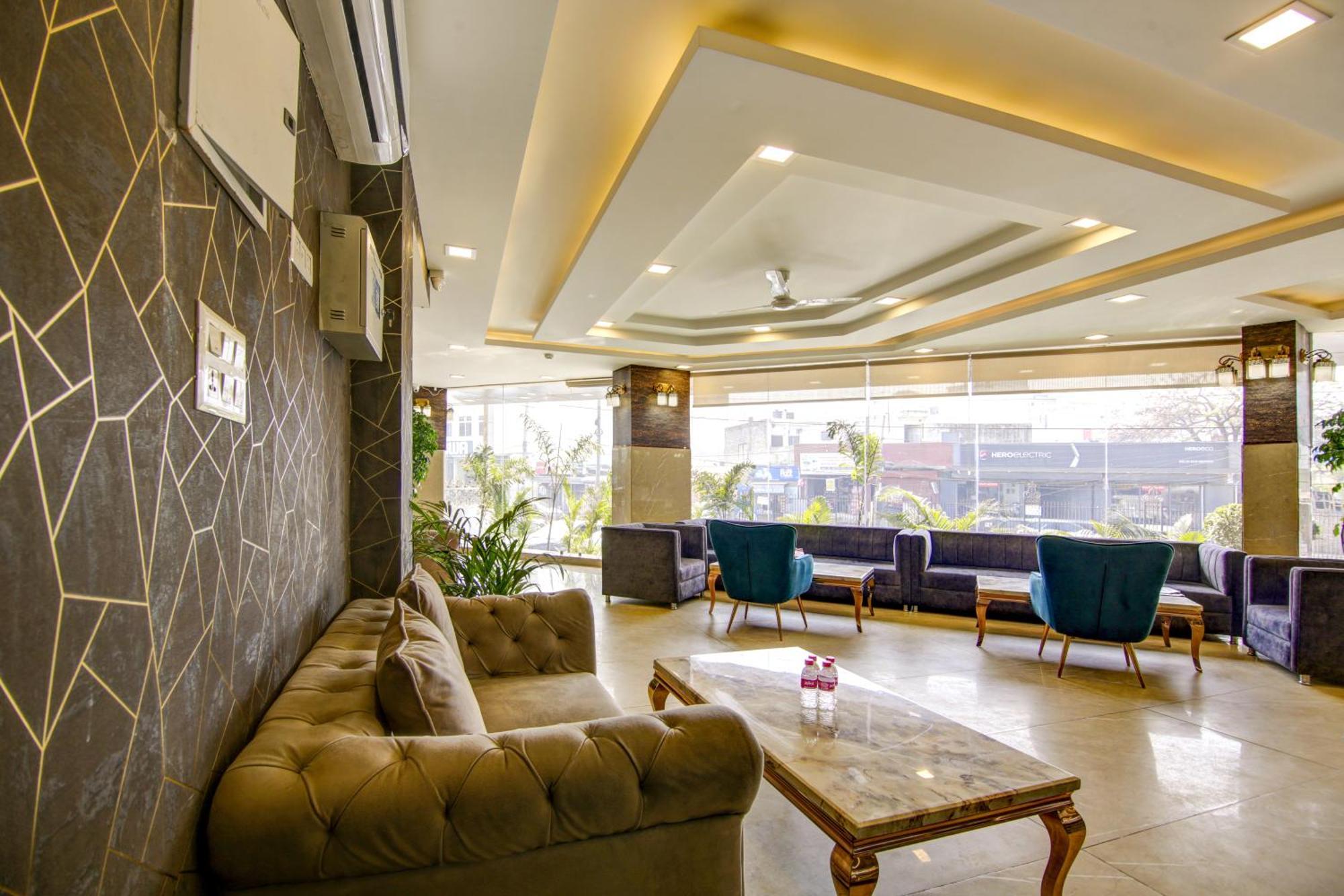 Hotel Prithvi-Raj Near Delhi Airport Új-Delhi Kültér fotó