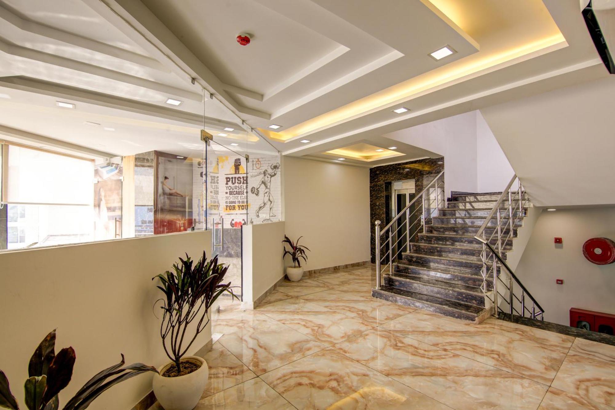 Hotel Prithvi-Raj Near Delhi Airport Új-Delhi Kültér fotó