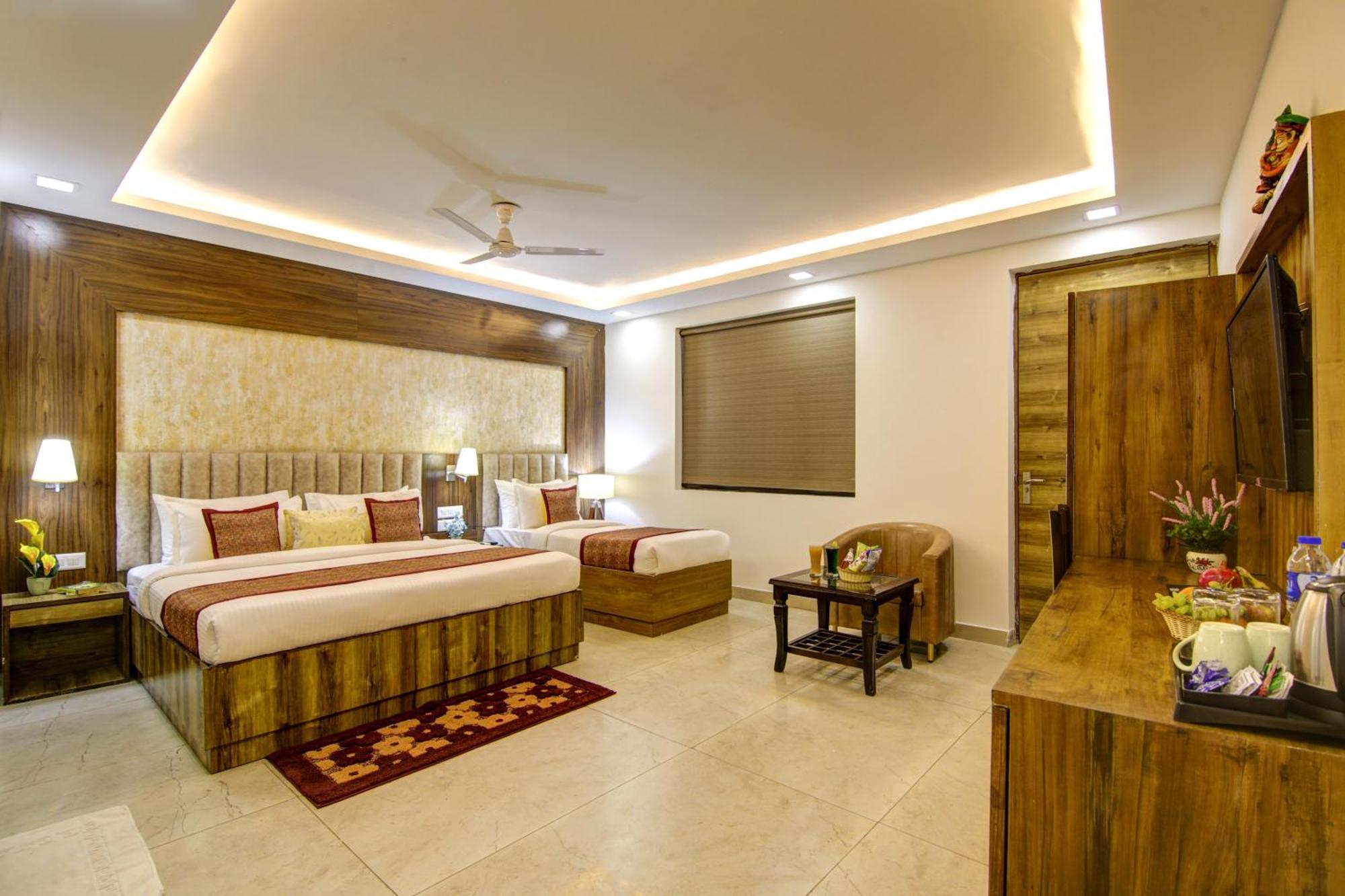 Hotel Prithvi-Raj Near Delhi Airport Új-Delhi Kültér fotó