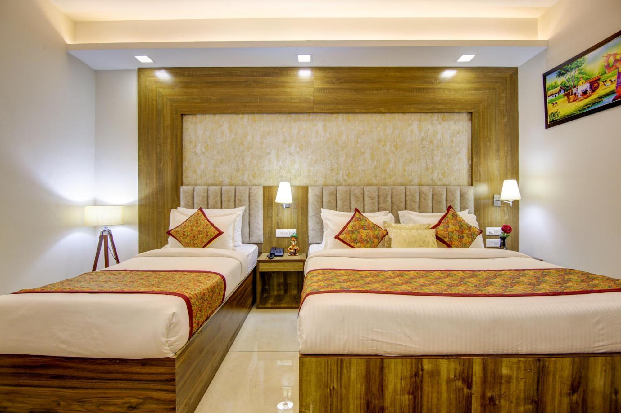 Hotel Prithvi-Raj Near Delhi Airport Új-Delhi Kültér fotó
