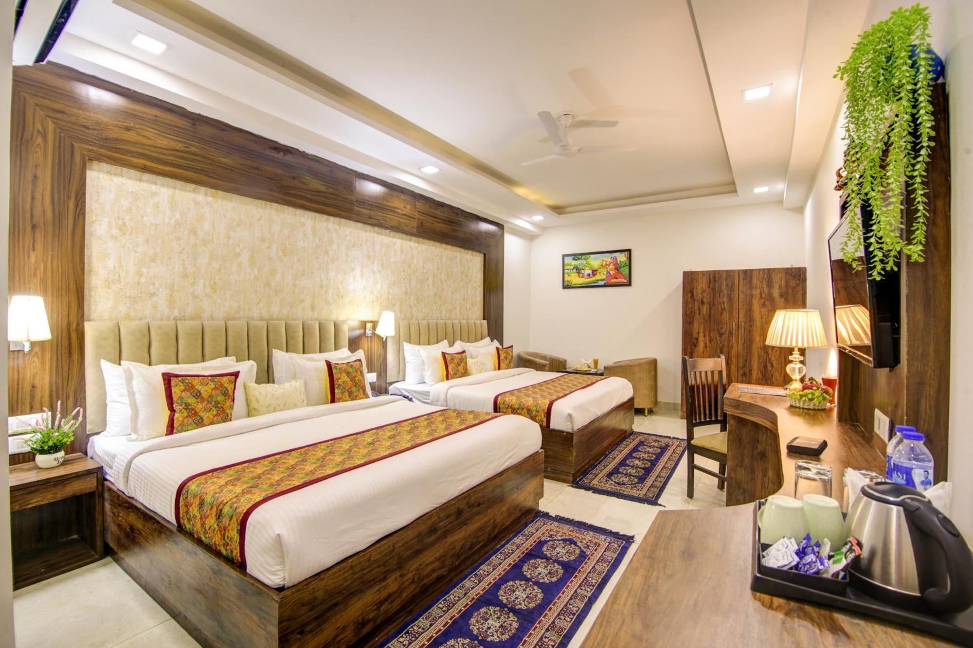 Hotel Prithvi-Raj Near Delhi Airport Új-Delhi Kültér fotó
