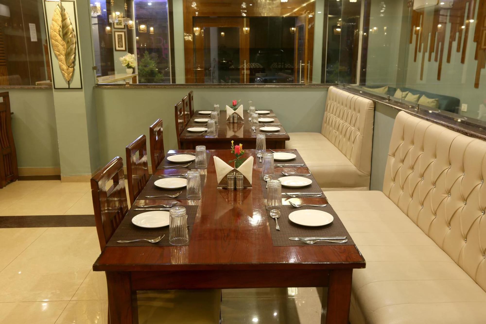 Hotel Prithvi-Raj Near Delhi Airport Új-Delhi Kültér fotó